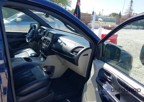 2016 Dodge Grand Caravan Sxt z USA, uszkodzony, nr VIN 2C4RDGCG3GR176568